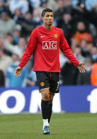 中超赛报：武汉三镇客场战胜山东泰山,（中超快讯：武汉三镇客场击败山东泰山）