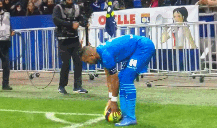 巴萨本赛季13次射门中框，与拜仁、米兰并列五大联赛球队最多