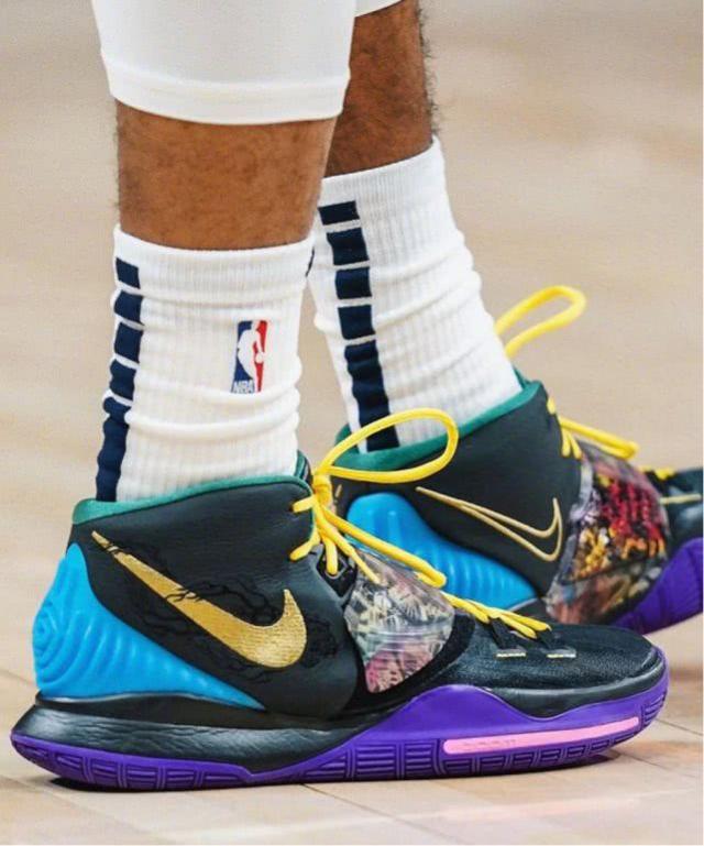 莱万：职业生涯已接近尾声，我想在体育和情感方面享受当下（莱万：生涯步入尾声，我希望在竞技与情感上好好享受当下）