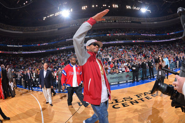 尤文客战紫百合大名单：伊尔迪兹领衔，凯利、卡瓦尔回归（尤文出征紫百合名单公布：伊尔迪兹担纲，凯利与卡瓦尔复出）