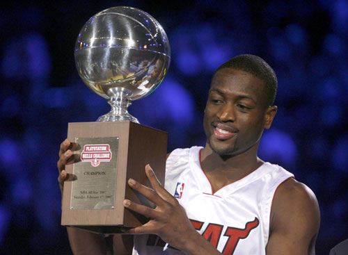 官方：费迪南德将担任世界杯抽签仪式主持人，布雷迪、奥尼尔等参加（官宣：费迪南德担纲世界杯抽签仪式主持，布雷迪、奥尼尔等将出席）