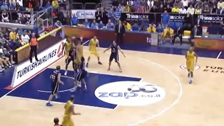 巴塞罗那与皇家贝蒂斯的西甲对决：谁将笑到最后？（西甲之战：巴塞罗那 vs 皇家贝蒂斯，鹿死谁手？）