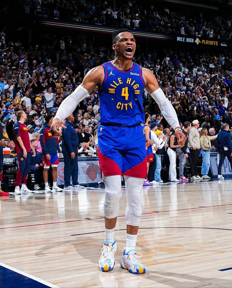 迪马：迪巴拉退烧后参加全队合练，安赫利尼奥也参加了合练（迪马：退烧后的迪巴拉已随队合练，安赫利尼奥亦参加）