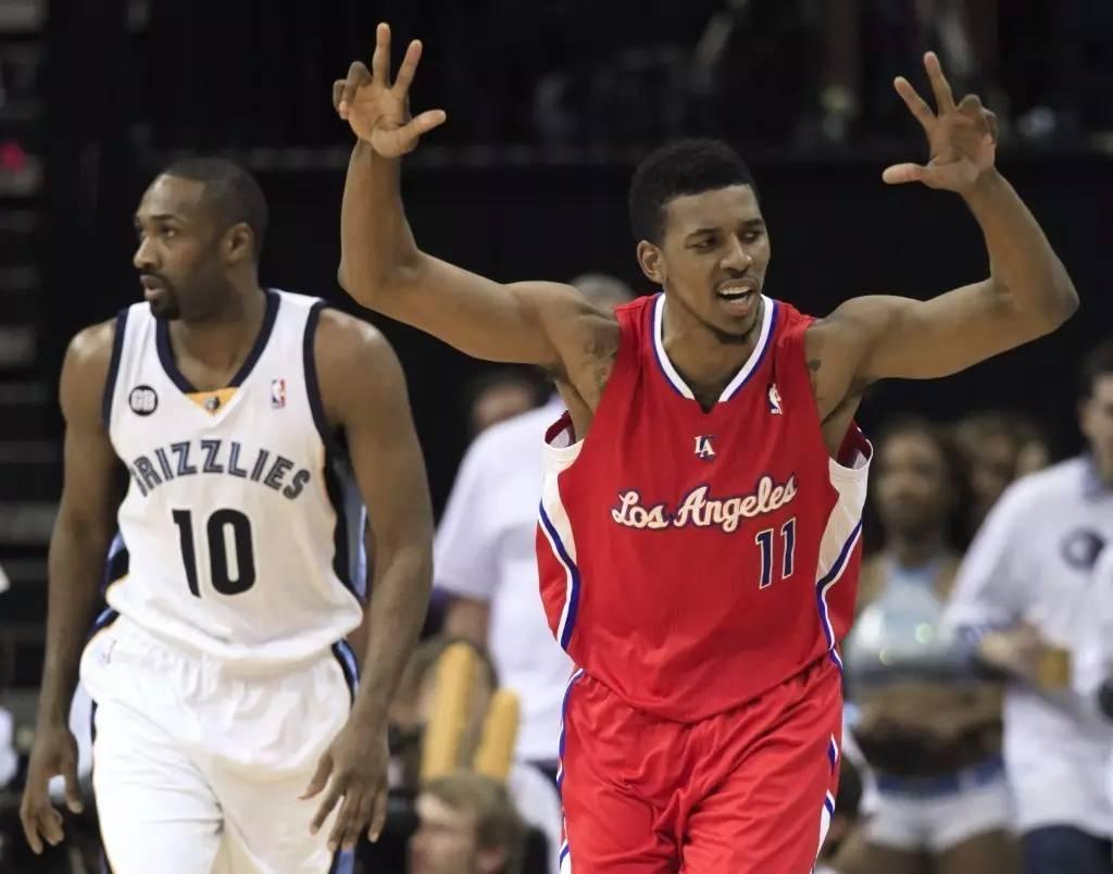 狼记：爱德华兹在末节告诉教练组，他不想按常规轮换下场休息（狼记：末节爱德华兹向教练组表态，拒绝按常规轮换下场休息）