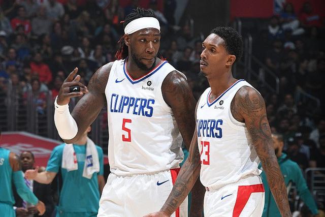 澳超半场：瓦拉提闪击，塔加特伤退，珀斯暂0-1悉尼FC（澳超半场战况：瓦拉提早早建功，塔加特因伤离场，珀斯0-1落后悉尼FC）