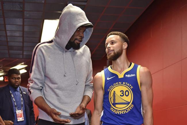 记者：恩昆库在冬窗的未来值得关注；米兰会和经纪人谈莱万（记者称：冬窗恩昆库动向成焦点，米兰将与莱万经纪人会谈）