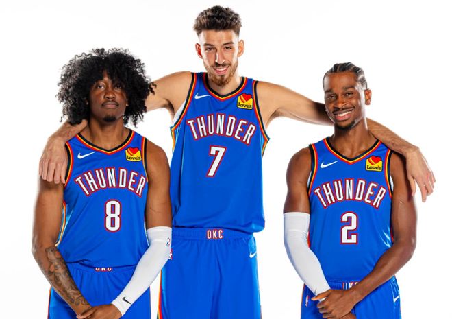 体坛联播｜曼联战平西汉姆5轮仅1胜，米兰意大利杯遭淘汰（体坛速递｜曼联近5轮仅1胜战平西汉姆，米兰意杯出局）