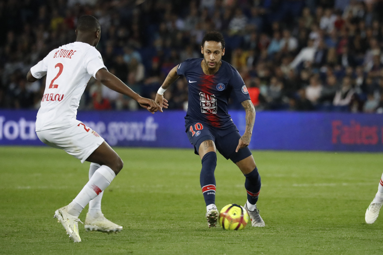 💛🖤相伴三年半，多特蒙德已宛若故乡🎤迈尔谈及续约：（迈尔谈续约：相伴三年半，💛🖤多特蒙德已是第二故乡）