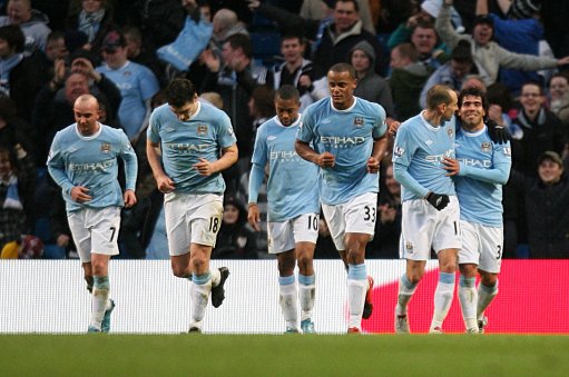 CBA球员最佳阵容提名：前三竞争激烈,（CBA最佳阵容提名揭晓：前三席位争夺白热化）