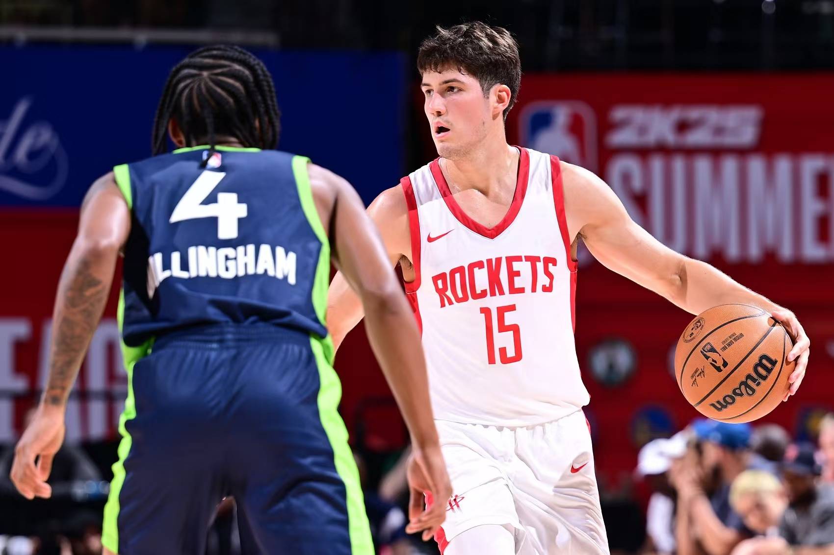 梅西职业生涯获得13座联赛冠军：西甲10冠、法甲2冠、美职联1冠（梅西生涯收获13座联赛桂冠：西甲10冠、法甲2冠、美职联1冠）