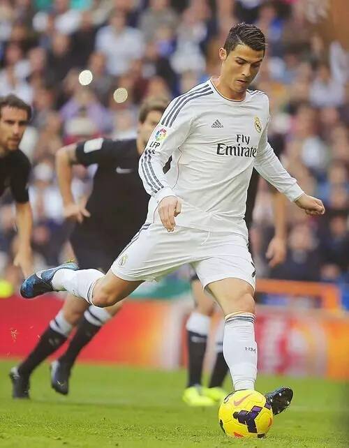 石雪清谈邵佳一出任国足主帅：带队成绩估摸不会有佳也不会有一（石雪清评邵佳一挂帅国足：战绩大概率中规中矩，难有惊喜也不至太差）