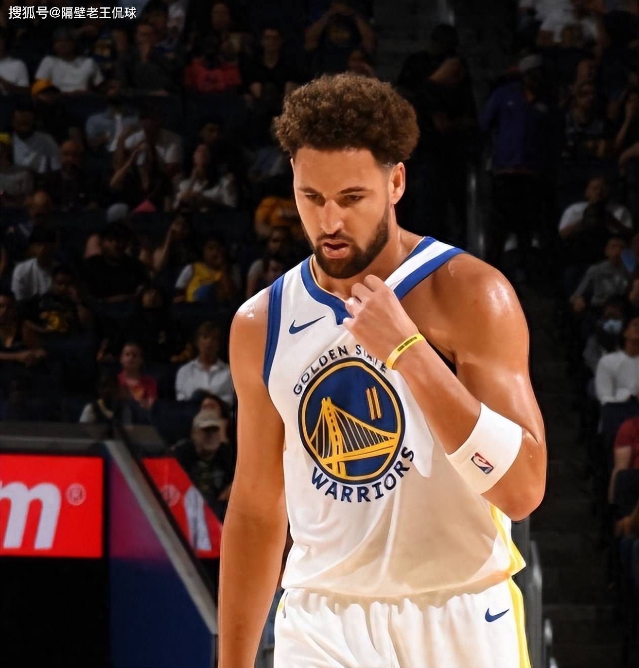 官方：孔蒂当选2025意足球盛典最佳教练，那不勒斯最佳俱乐部（官方宣布：孔蒂荣膺2025意大利足球盛典最佳教练，那不勒斯获评最佳俱乐部）