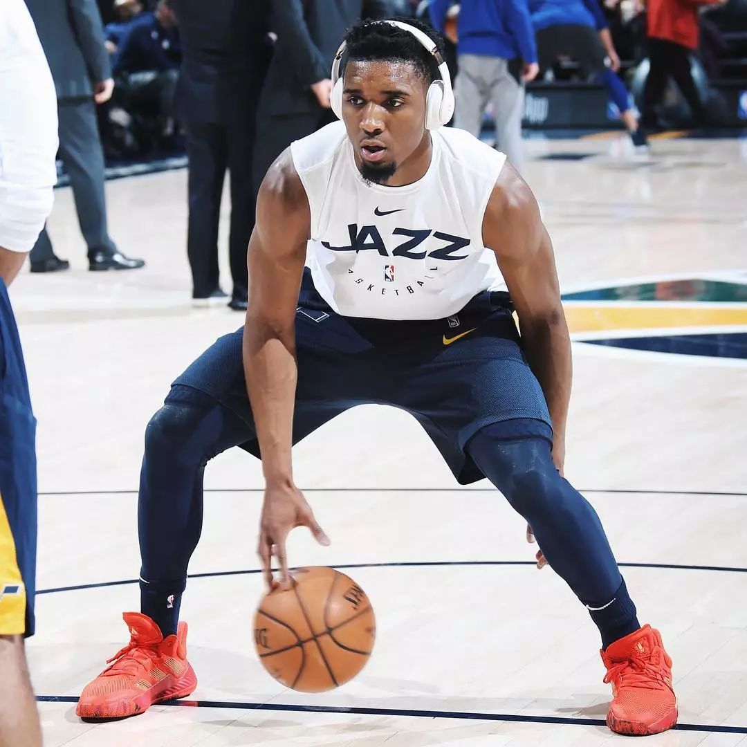 鹈鹕vs篮网前瞻：伤病潮下的突围，鹈鹕盼终结五连败颓势（鹈鹕对篮网前瞻：伤停潮中谋破局，鹈鹕力争终结五连败）